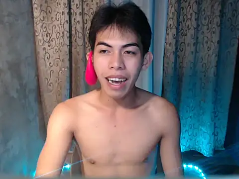 Urhotsilverboy webcam