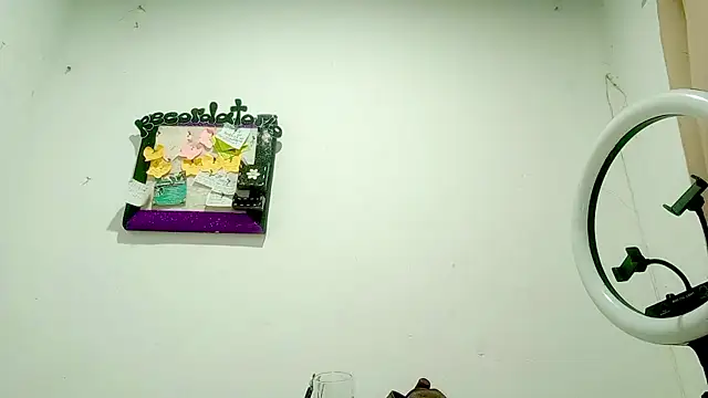 petiteivoryqueen19 - PetiteIvoryQueen19's free webcam