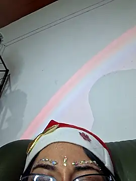 Webcam Model (chloebrownn03)  is live.Free join now!