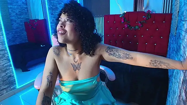 mia_hernnandez webcam