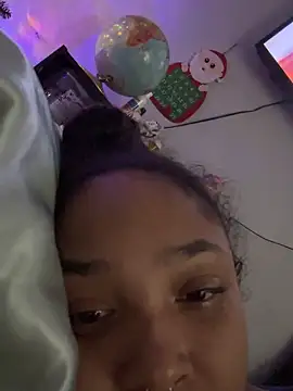 Webcam Model (MagicalLiLs)  is live.Free join now!