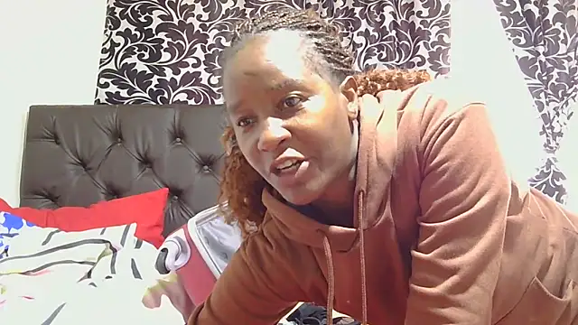 sluttylaura21 webcam