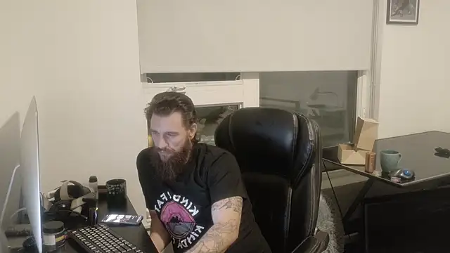 Armyexhibitionistvet webcam