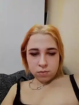 Gussie_Bridie webcam