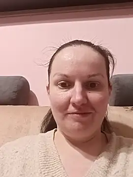 BustyLadyAlma webcam