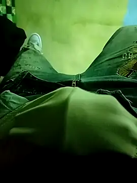 elyayaju18 - Elyayaju18's free webcam - UK Sex Cams