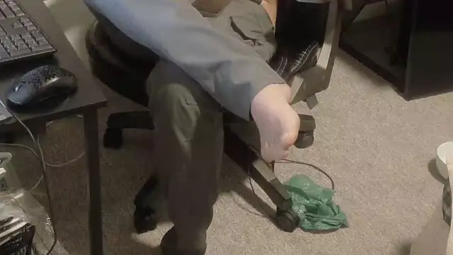 Armyexhibitionistvet webcam