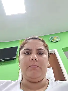 girl_redhead_bigtits webcam