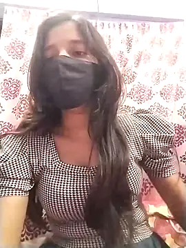 Surbhi-dixit webcam