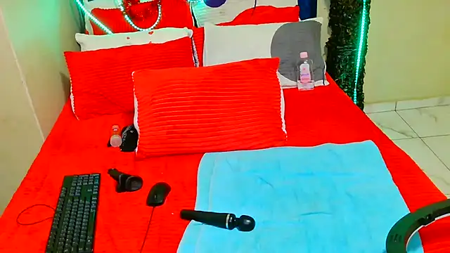 THESHORTQUEEN webcam