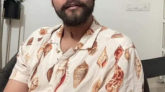 MakeMeAwareAah webcam