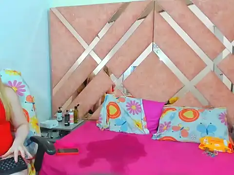 alicecat_01 - AliceCat_01's free webcam - UK Sex Cams