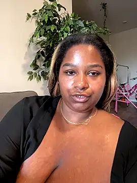 BigFineSelena webcam