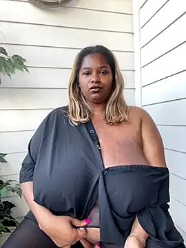 BigFineSelena webcam