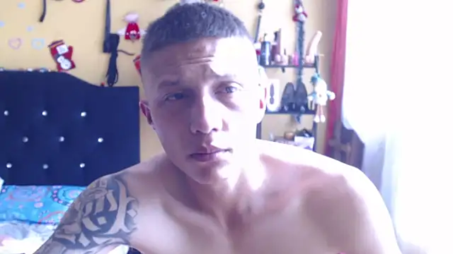 Violet_And_Smith webcam