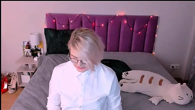 sabrinamacmarren webcam