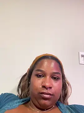 BigFineSelena webcam