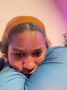 BigFineSelena webcam