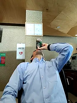 TommyMomentum webcam