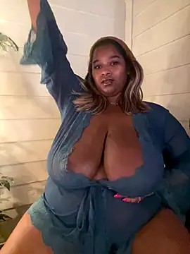 BigFineSelena webcam