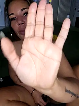 LovelyLucinda webcam