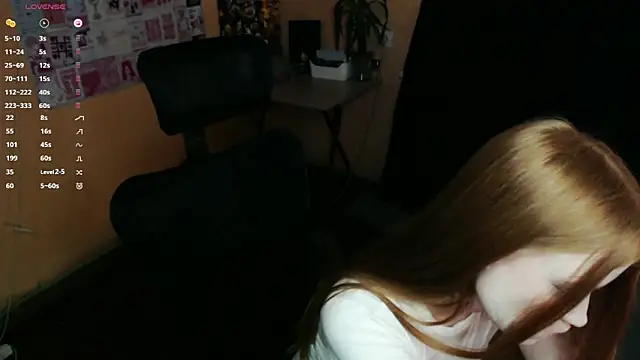 alice_shyfox - Alice_ShyFox's free webcam - UK Sex Cams