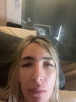 BarbieBlondieGirl webcam