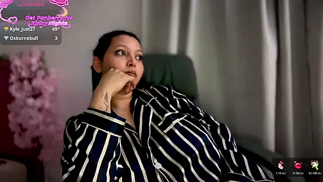 MarcellaGriffin webcam