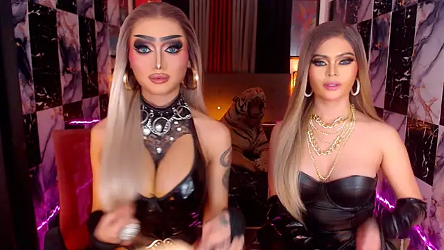 IndestructibleLily webcam