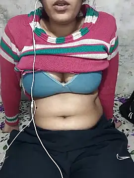 SubmissiveKaur webcam