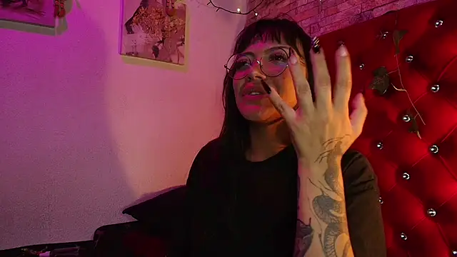 Victoria_Thompson1 webcam