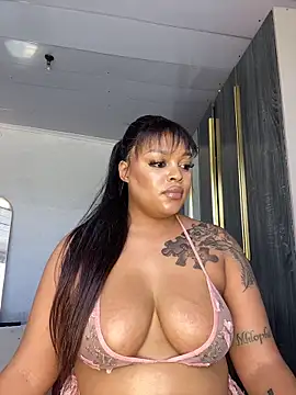 Iam-Sharifa's live cam