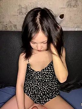 Webcam Model (lalallalalaa-)  is live.Free join now!