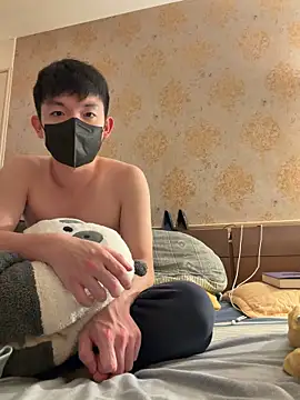 kaikai1335 Live Webcam on Stripchat