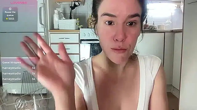 MilkyHoneyLullabies webcam