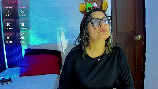 Agatha_Pleasure webcam