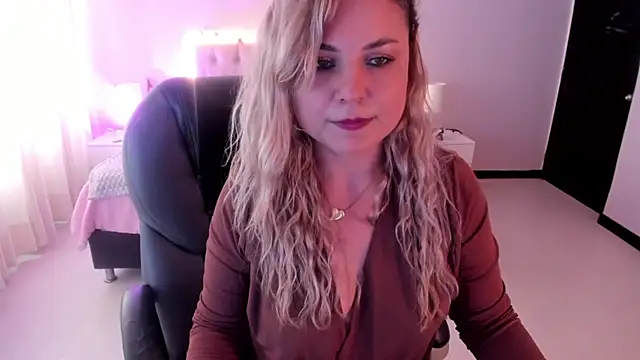 Violeta_Hotter webcam