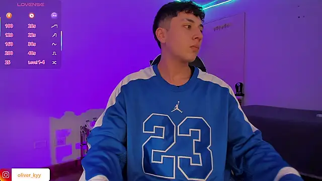 oliver_kyy webcam