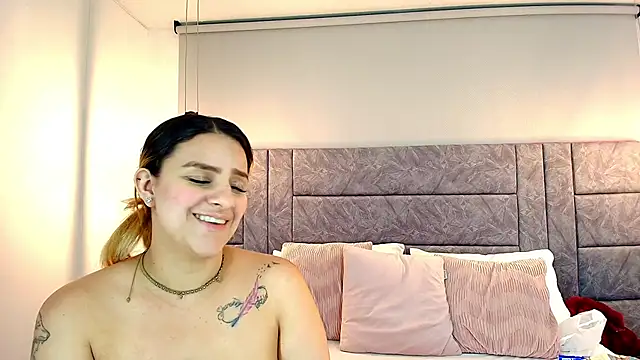 Dakota_Megan_69 webcam