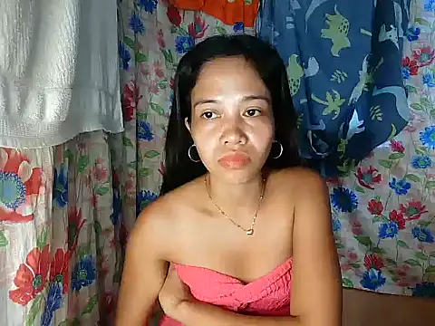 PinaySkinnyGirl webcam