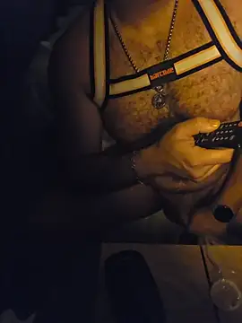 CloudyMuscleBeefy webcam