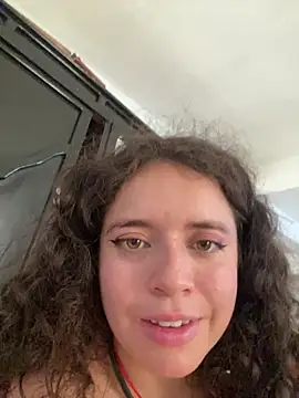 Lucy_YupiSweet webcam