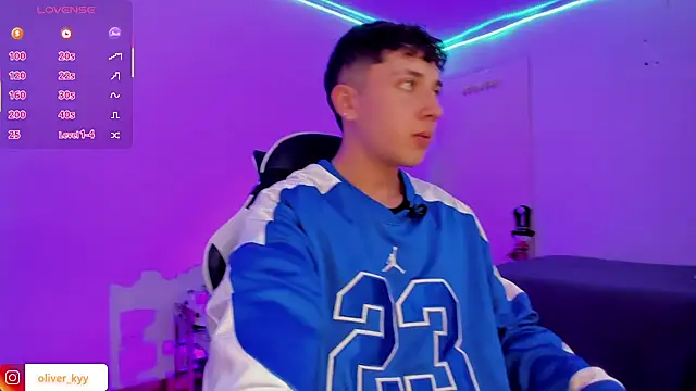 oliver_kyy webcam