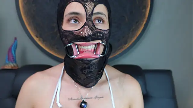 miss_sharlotte18 webcam