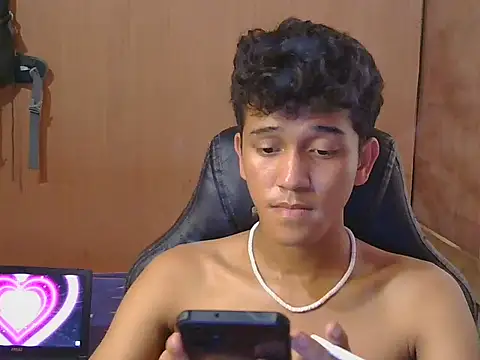 hugekenbigcock webcam