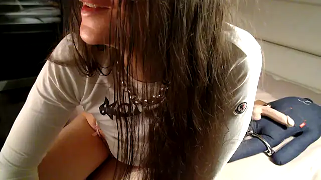 sexylolia11 (Ask my age) - show happy naked funny