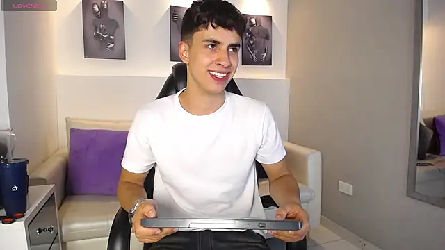 AdrianRinaldi webcam