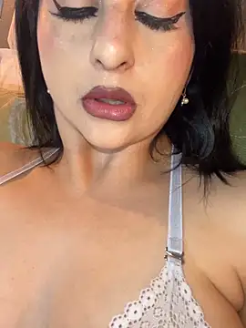 LlianneDiamond1 webcam