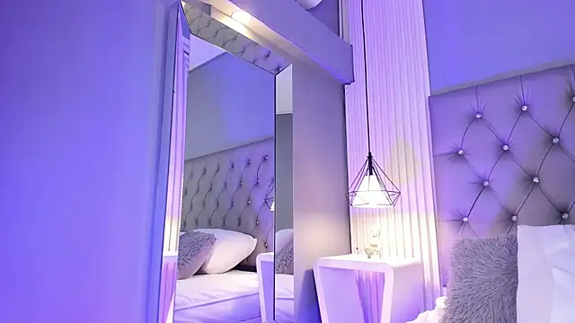 VioletthaRous webcam