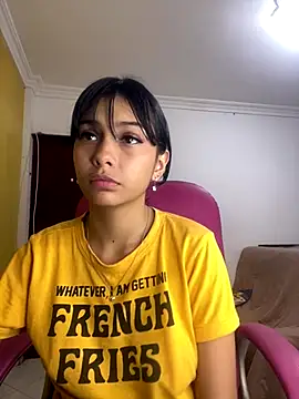 Webcam Model (xoxo_milk) is live